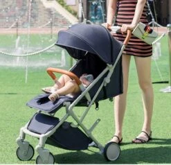 WOOSH New Buggy - Zwart - One Hand Folding - 3 Slaapstanden - Wandelwagen Tot 25 Kg - Regenhoes - Bekerhouder - Muggennet -Jollein Baby Verkoopwinkel 1200x1154