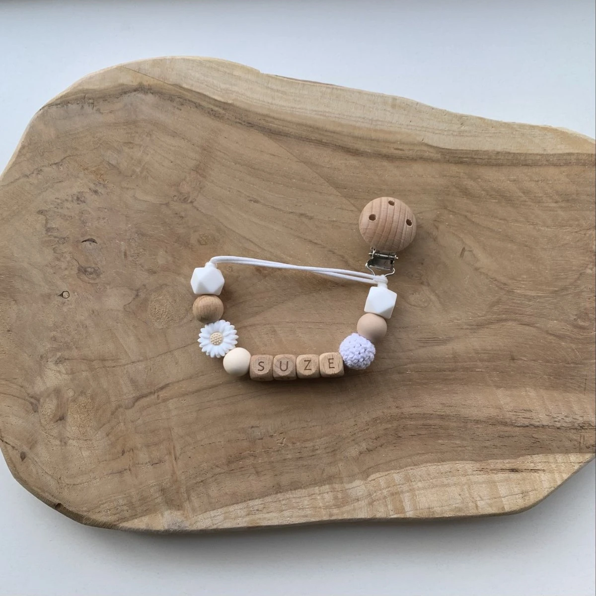 Speenkoord Met Naam | Gepersonaliseerd | Bloem - Hout | Kraamcadeau | Baby | Speenclip | Speenketting | Bebbes 5 Speenkoord Met Naam | Gepersonaliseerd | Bloem - Hout | Kraamcadeau | Baby | Speenclip | Speenketting | Bebbes - Afbeelding 5