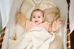 Wiegdeken Wol - Pure Baby Love - Wafel Off White -Jollein Baby Verkoopwinkel 1200x798 1