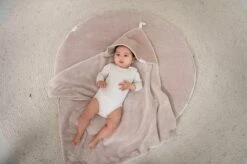 Koeka Omslagdoek Baby Teddy Vik - Roze -Jollein Baby Verkoopwinkel 1200x799 7