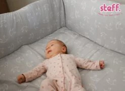 Steff - Parkomrander - Boxomrander 340x29 Cm - Print Schommelpaardjes - OEKO-TEX Standard 100 -Jollein Baby Verkoopwinkel 1200x880