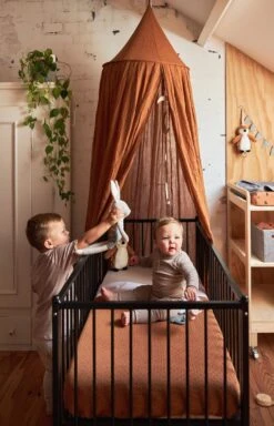 Jollein Muziekhanger - Pinguïn - Caramel -Jollein Baby Verkoopwinkel 771x1200 2