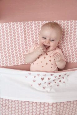 Meyco Knitted Heart Swaddle - 3-pack - Hydrofiel - Pink - 120x120cm -Jollein Baby Verkoopwinkel 800x1200 3