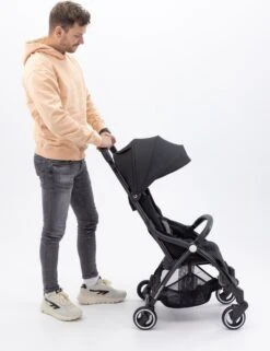 Hamilton By Yoop X1 Plus Buggy – Nieuw, Hoger, Uitgebreider 2023 Model – Premium Stroller Met One Hand Folding Technologie – Zwart – Lichte, Verstelbare En Wendbare Kinderwagen Met Vele Gemakken 28 Hamilton By Yoop X1 Plus Buggy – Nieuw, Hoger, Uitgebreider 2023 Model – Premium Stroller Met One Hand Folding Technologie – Zwart – Lichte, Verstelbare En Wendbare Kinderwagen Met Vele Gemakken -Jollein Baby Verkoopwinkel 924x1200